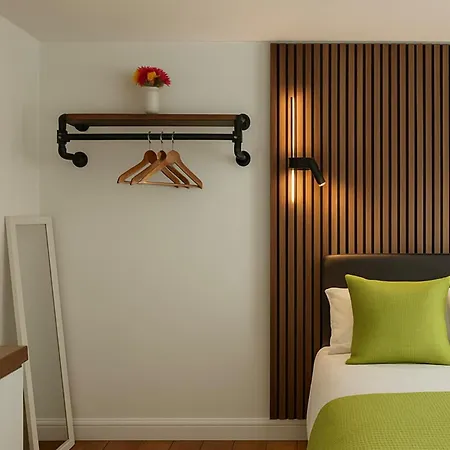 Апартаменты The Bolt Hole -mini *