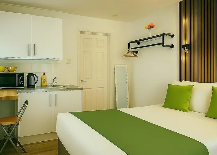 Апартаменты The Bolt Hole -mini *