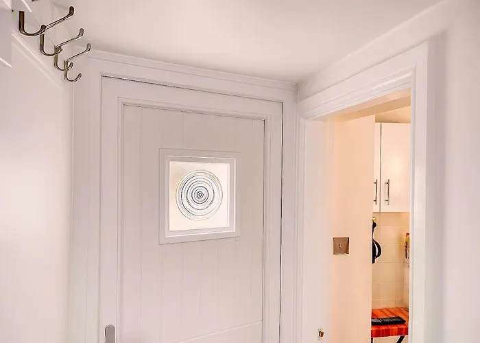 The Bolt Hole -mini * ヨーク