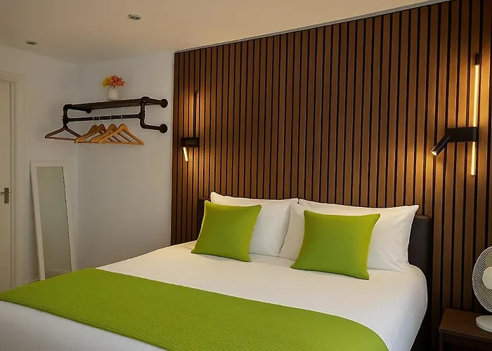 Apartment The Bolt Hole -mini York